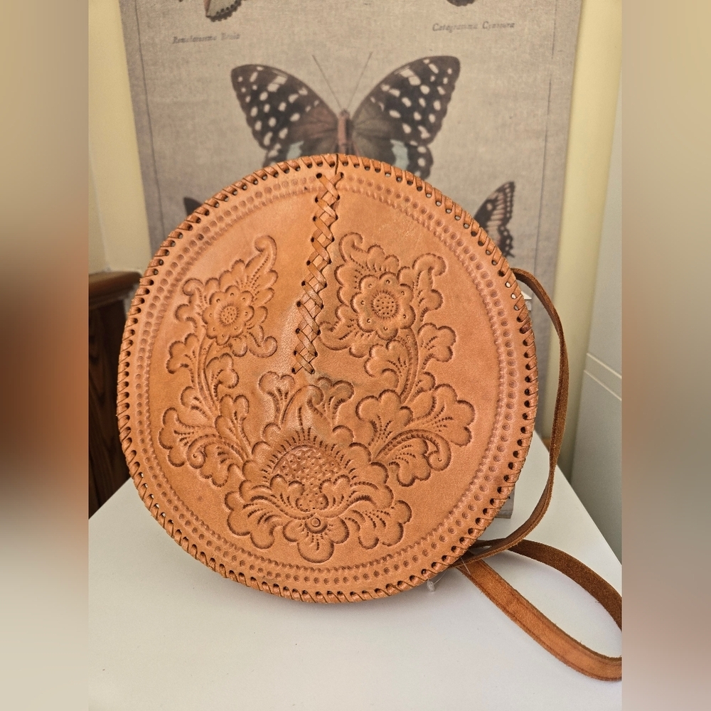 Vintage Round Tooled Leather Bag - Picture 6 of 8
